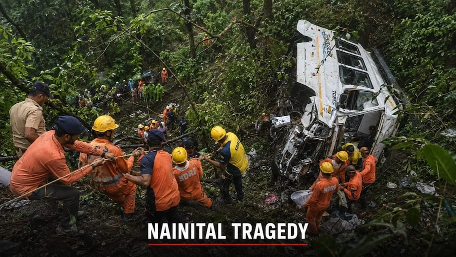 Tempo traveler falls into gorge near Mukteshwar, 2 dead, 20 rescued — Nainital road accident