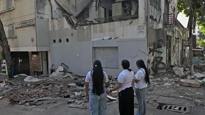 Magnitude 7.4 quake rocks western Colombia, killing at least 111 people