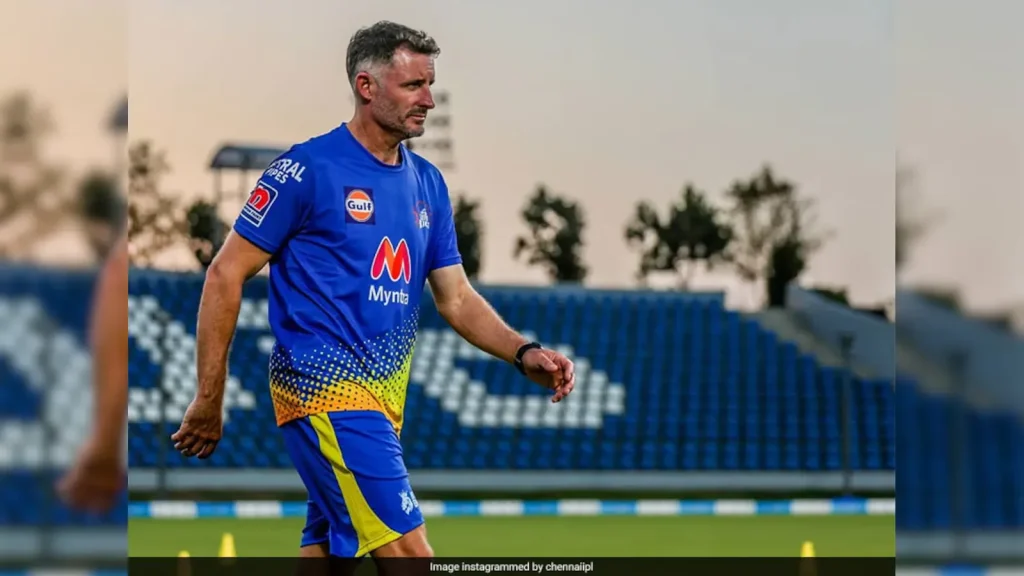 Australian great Mike Hussey could confronts his own country in the Ashes after saying Friday he was