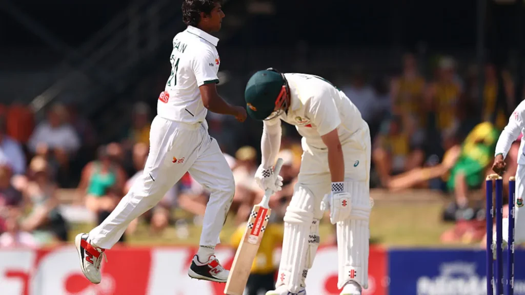 Australian cricket team legend Adam Gilchrist was left stunned after Travis Head 's action on Day 3