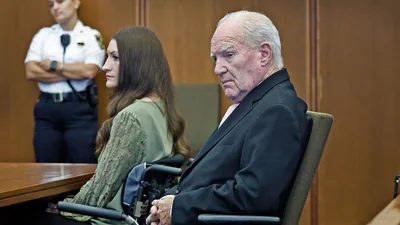 Why did Kevin Reddington 'whip off' his glasses? Dramatic courtroom moments amid mistrial — Lindsay