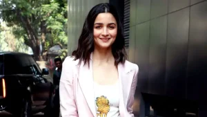 Mumbai: Actor Alia Bhatt could not resist praising director Meghna Gulzar after watching