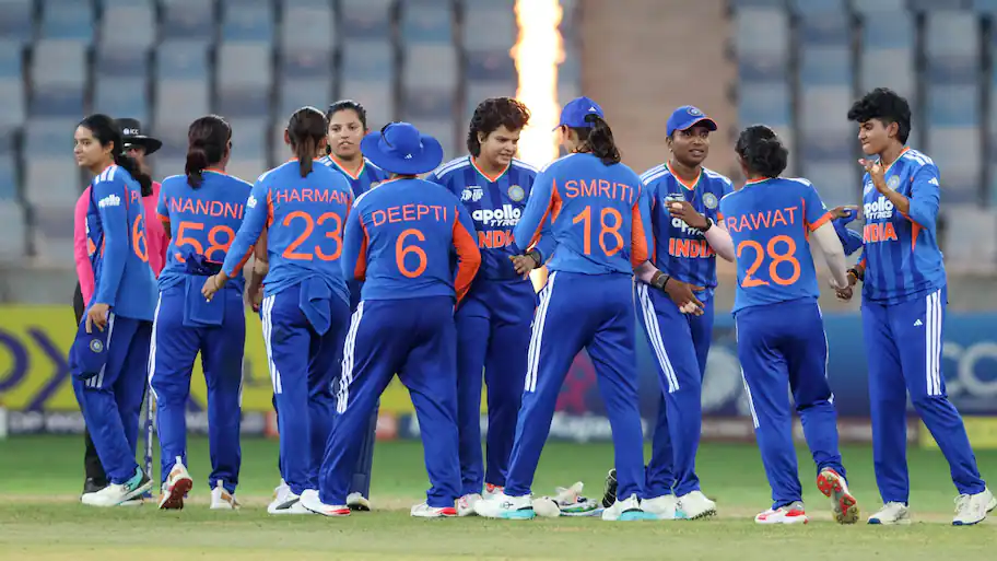 Shafali Verma, Deepti Sharma star as India thrash Bangladesh by 40 runs, reach final — Women's Asia