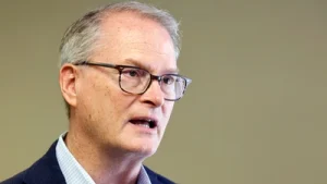 Can Democrat Adam Hamilton defeat Roger Marshall? What latest polls say — Midterms 2026 Kansas
