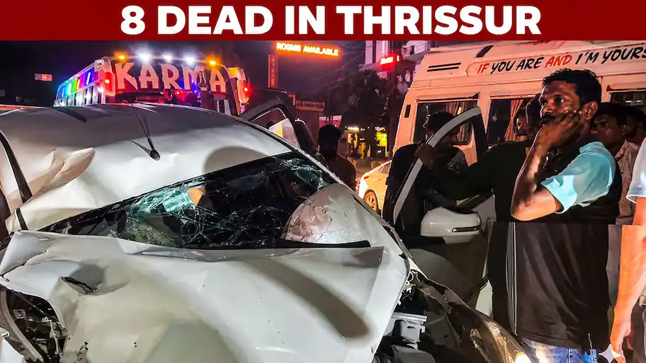 Local people, police, and fire rescue workers rescued the victims from the car and transported