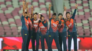 Dehradun Warriors beat Mussoorie Queens by 15 runs in women's final to lift trophy — Uttarakhand
