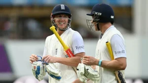 England will resume their innings from 156/4 on Day 2 on the third Test against Pakistan