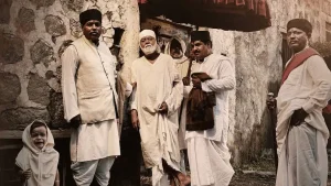 Mumbai: Filmmaker Palaash Muchhal and producer Shailesh S Sanghvi visited the Sai Baba temple