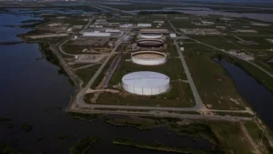 But they noted that it would have the added benefit of letting American oil producers