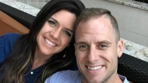 Upon learning of Ashley's death, Botner reached out to Flynn via message, inquiring about