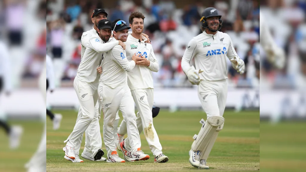 New Zealand white-ball captain Mitchell Santner has turned down a major Bash League contract