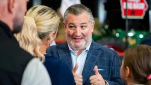 CLIVE, Iowa—Ted Cruz isn’t hiding his presidential ambitions—and he is taking some digs