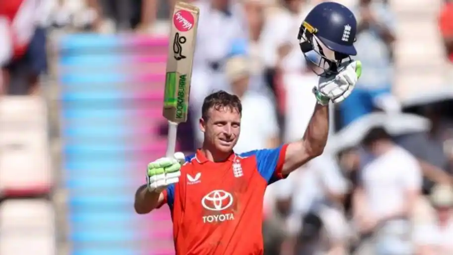 During the second T20I against Sri Lanka at Sophia Gardens in Cardiff on September 17, Jos