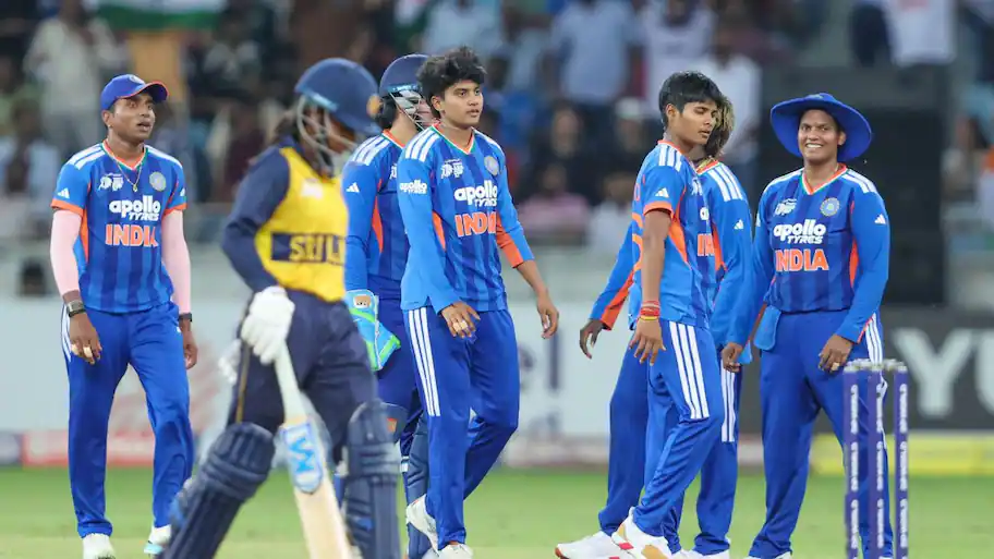 Muzumdar first praised the opening partnership between Shafali Verma and Smriti Mandhana, who