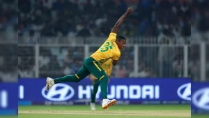 Fast bowler Kagiso Rabada will return to the South African team for the second Test