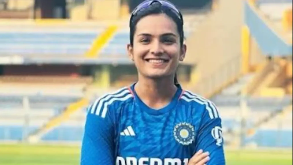 Mumbai Indians (MI) signed batter Disha Kasat , wicketkeeper-batter Latika Inamdar and spinner