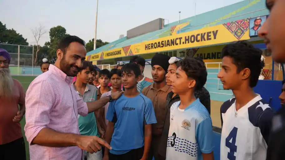 Meet Hayer urges families to watch Team India live — Punjab's hockey heroes return home