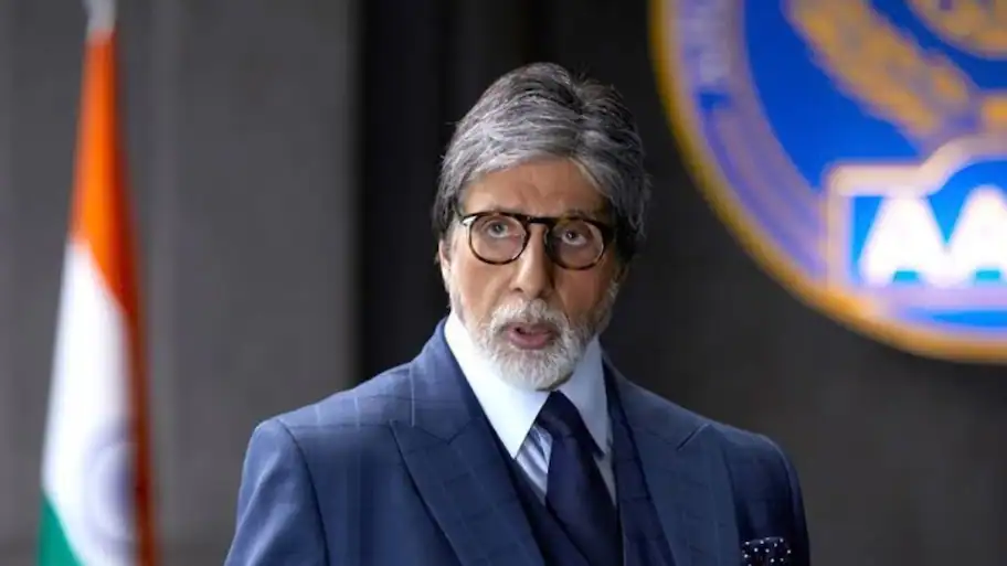 Bollywood megastar Amitabh Bachchan recently revealed that he suffered a knee injury while