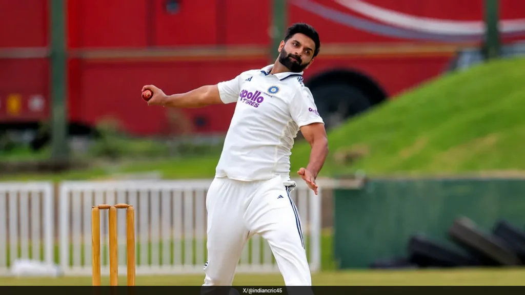 317 and (target 313) 187/9 (Curtis Heaphy 90, Auqib Nabi 3/28, Devdutt Padikkal 2/11) — New
