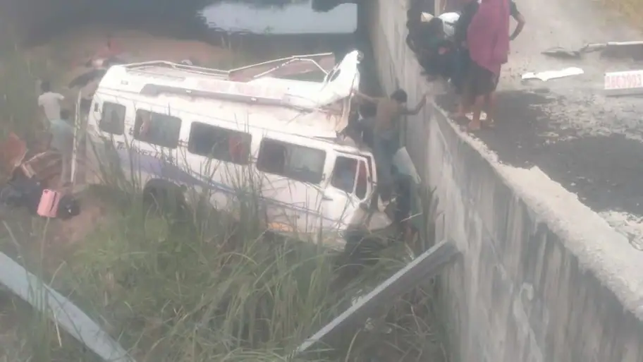 Eight pilgrims killed, over six critical as bus overturns on Delhi-Mumbai: the facts and wider