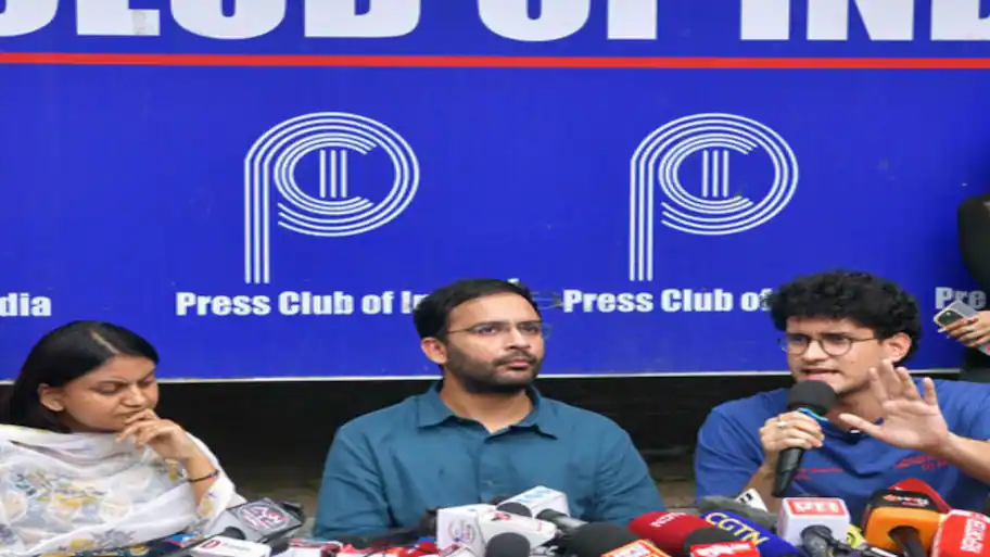 The Cockroach Janta Party (CJP) has criticised the Centre after the Delhi Police removed Jantar
