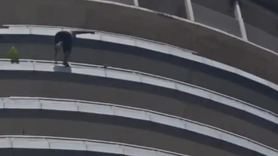 Youth jumps to death from 43rd floor of Supernova building in Noida