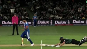 With Glenn Phillips and Jacobs attempting to take a quick single, Arshdeep showed off