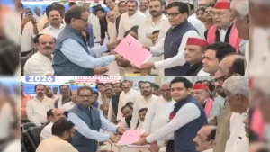 Lucknow: Samajwadi Party SP chief Akhilesh Yadav ended days of suspense on Tuesday October