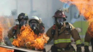 Massive fire breaks out at Los Angeles three-story apartment building, mass evacuation underway